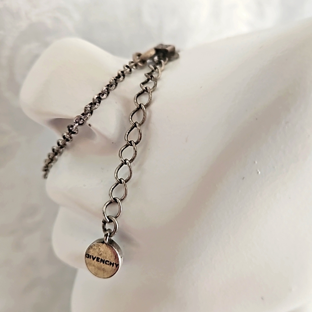 Givenchy Necklace. - Picture 7 of 7